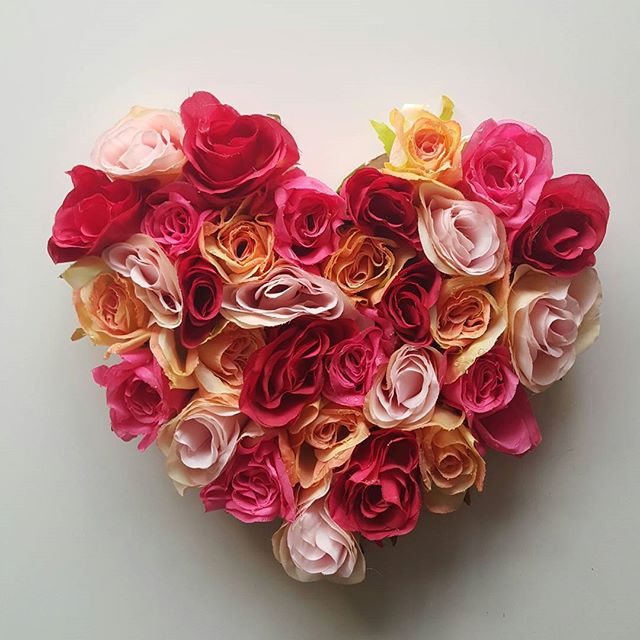Easy Valentine’s Day Floral Heart Bouquet Made With Hot Melt Glue